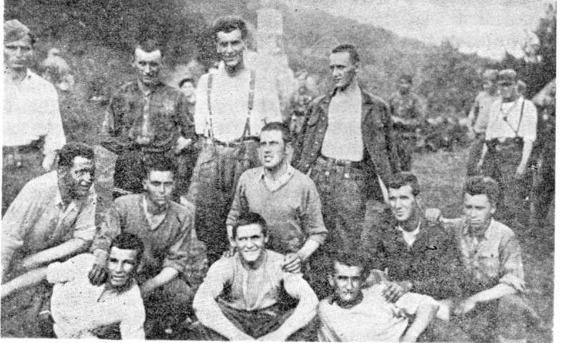 Prvi maj 1944. u Pribini&u kod Teslića judbalski tim 5. brigade U ovakvom rasporedu uz manje značajne izmjene brigada je ostala do druge polovine maja 1944. godine. Dvadeset trećeg i 25. aprila i 6.