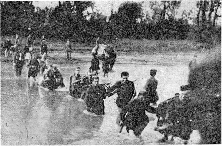 Borci 5. brigade prelaze Kolubaru oktobra 1944. tekle nepregledne kolone naših jedinica, koje je narod oduševljeno pozdravljao. U svakom selu praznik i narodno veselje.