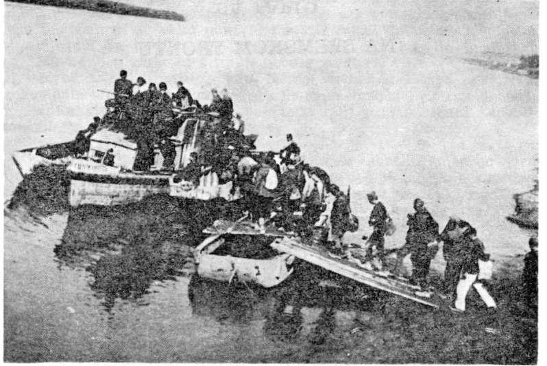 Peta brigada prelazi Savu kod Umke, 22. oktobra 1944. danih reka, koje smo prelazili gazom Savu smo savladali brodovima, skelama, i čamcima.