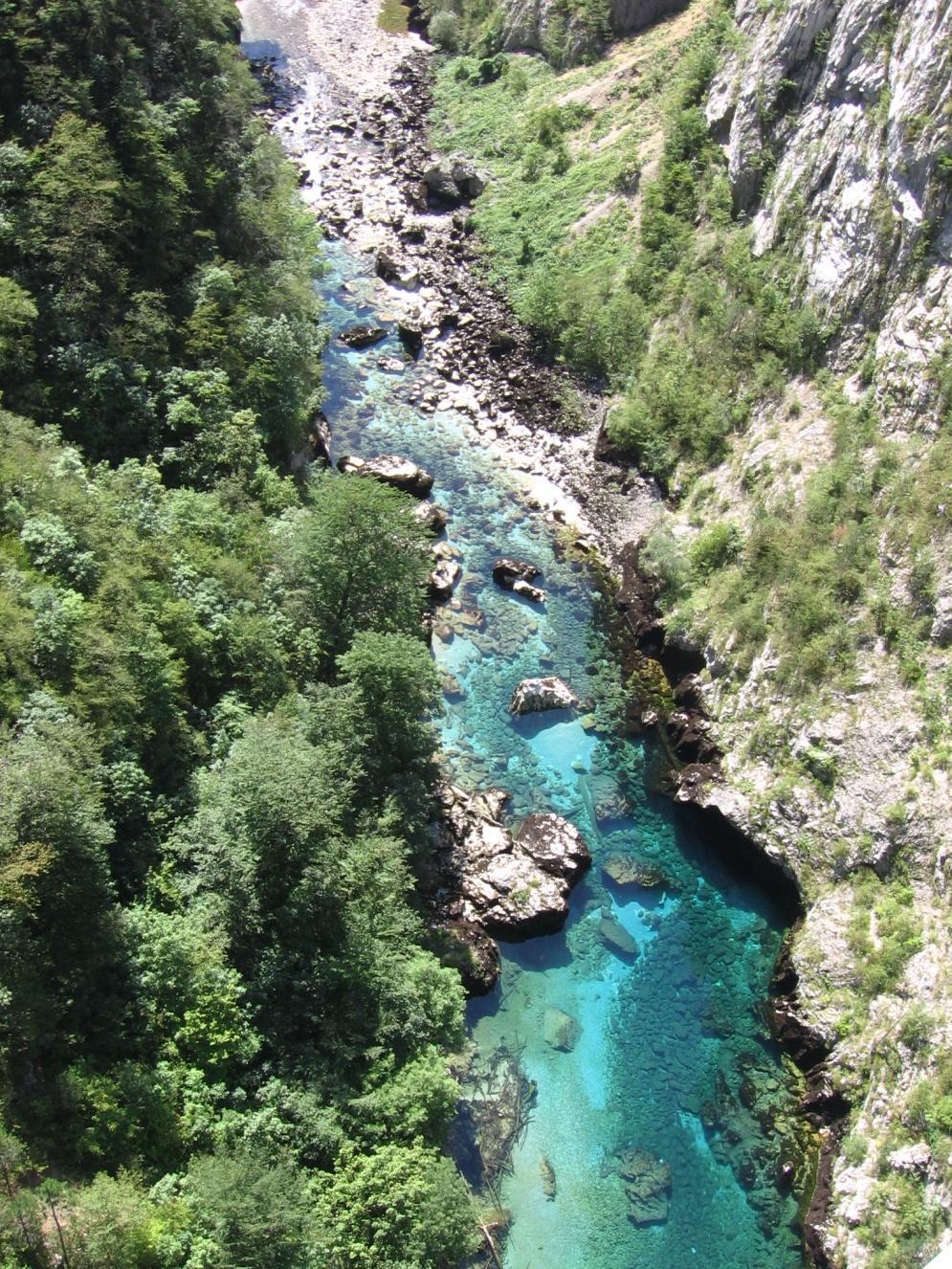 27. За кпји деп Балкана су карактеристичне реке пппут пве