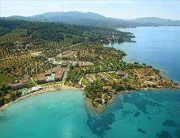 ANTHEMUS SEA BEACH HOTEL & SPA 5***** Lokacija: Hotel se nalazi se u malom zalivu, na plaži Elija (nosioca plave zastavice ).