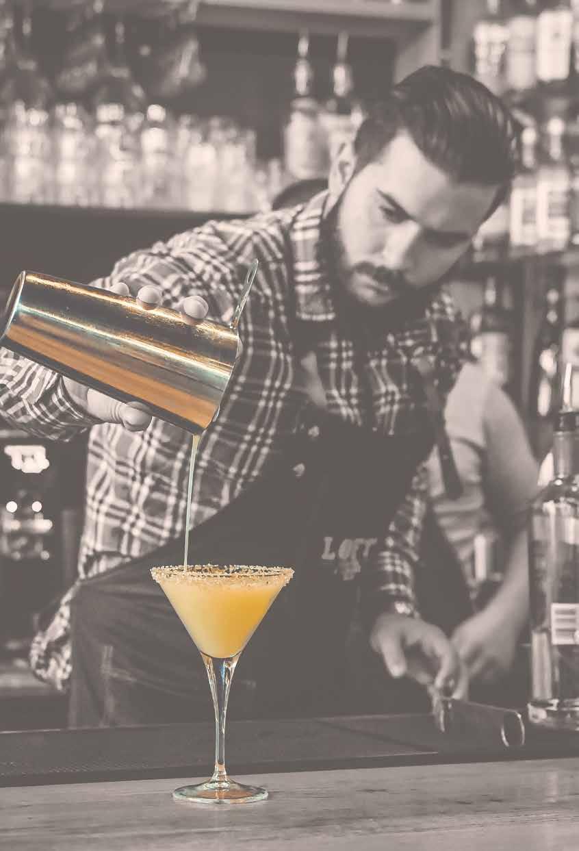 Loft Martini and Cocktail list STARI PRIJATELJ: (WHISKY SOUR) 465 rsd Neverovatan gospodin u kojem kremasta tekstura belanca vezuje spirit sa najboljim balansom između slatkog i kiselog mix-a,