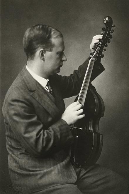 Tijekom turneje u Španjolskoj 1921. godine Hindemith je napustio Rebner kvartet.