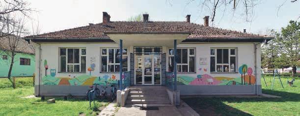 Национална типологија зграда предшколских установа Србије National Typology of Kindergartens in Serbia Б1 B1 2 1 <50% Предшколска установа површине мање од 500 m 2 Категорија предшколска установа