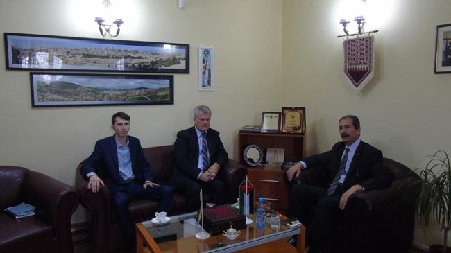 Tom prilikom sastali su se s ambasadorom Države Palestine u Bosni i Hercegovini NJ. E. Rezeqom Namoorom.