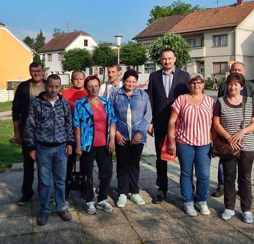 GRADOVI I OPĆINE Zapošljavanje na javnim radovima u Novom Marofu Sljedećih šest mjeseci devetero dugotrajno nezaposlenih osoba s područja Grada Novog Marofa dobilo je priliku da svojim radom zarade