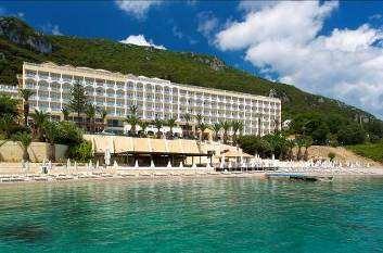 Agios Ioannis PRIMASOL LOUIS IONIAN SUN 4**** DVOJE DECE LETUJE BESPLATNO Lokacija: Na samoj plaži, do koje se dolazi tunelom ispod puta, ovaj moderan hotel nudi pogodnosti za porodični odmor.