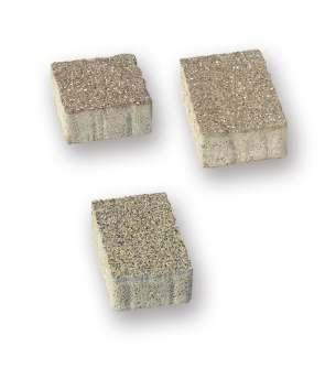 rustica Prirodno i lijepo na Rustica opločnicima je njena površina. Izvedena je od drobljenog granita, kvarcnog pijeska i mramora.