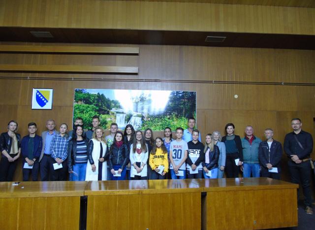 Lejla Kasum i Merjema Redžić (2016/2017) i Emina Mešinović (2017/2018) učenice OŠ Berta Kučara, Dario Brizić, Mirko Budeš, Adi Hodžić, Nikolina Šimunović, Ena Burić i Iva Svalina ( 2016/2017)