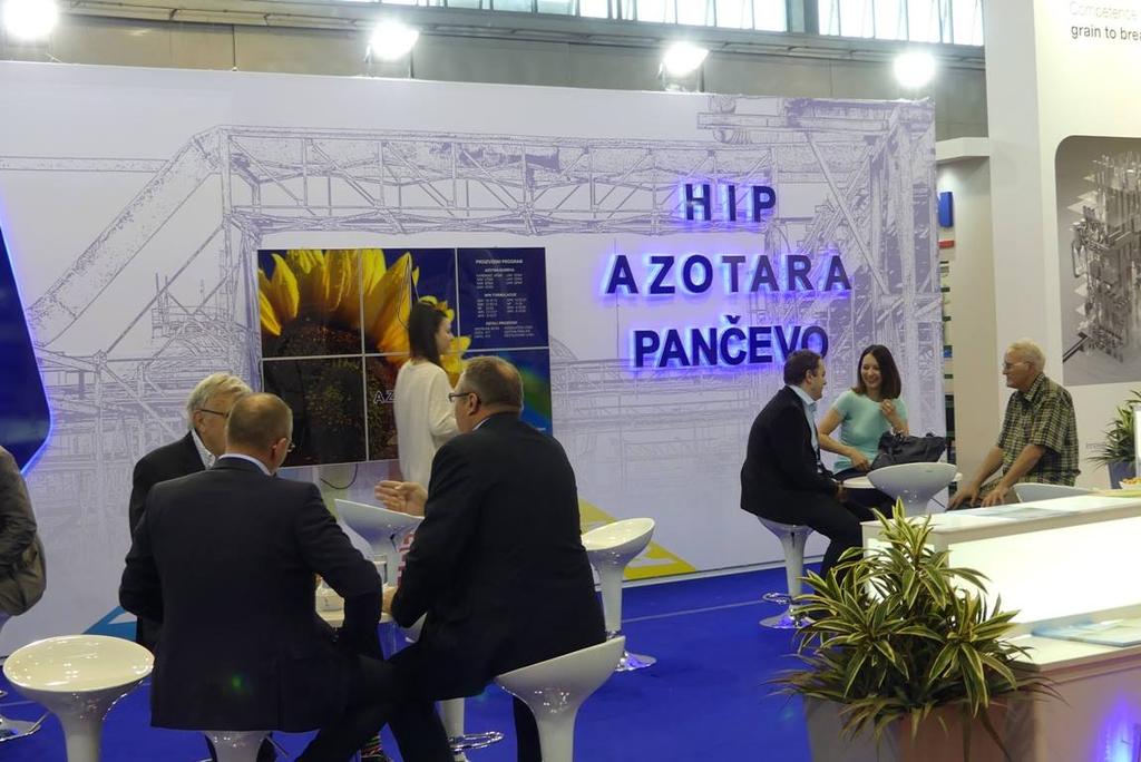 Đurović: Azotara vodeća firma Na osamdeset petom Međunarodnom poljoprivrednom sajmu, održanom od 15. do 21. maja u Novom Sadu, učestvovalo je 1.500 izlagača iz šezdeset zemalja.