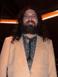 Free sftware ( 80-e) Richard Stallman Želi tvrene prgrame ( Free sftware ) Zapče prjekt GNU FSF (Free Sftvare Fundatin) snvan centar za tvrenu prgramsku pdršku GPL (GNU Public