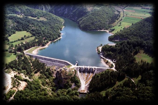 Слика бр.26. и бр.27.- Радоињско језеро Извор: www.static.zlatarinfo.rs Сва језера на Увцу поред великог хидроенергетског потенцијала, представљају основу за развој бројних видова туризма.