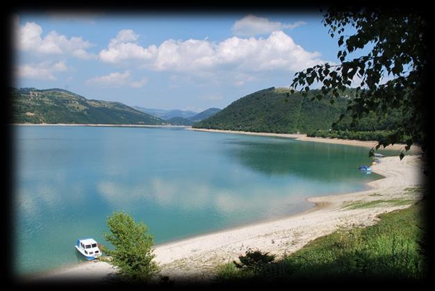 rs Купање у Златарском језеру могуће је око 60 дана годишње, а на Сјеничком се купалишна сезона и не успоставља. Најбоље услове за развој купалишног туризма има Радоињско језеро.