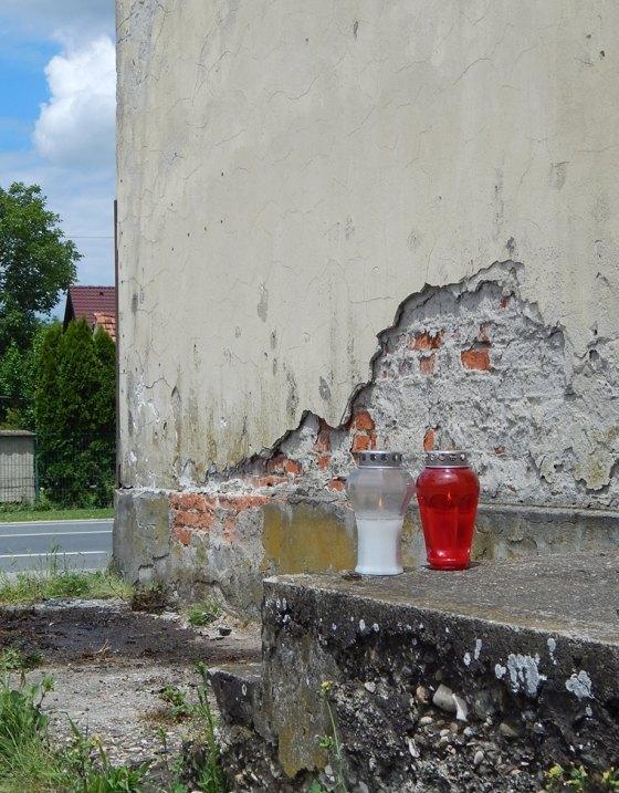 CRNA KRONIKA U prometnoj nesreći poginule majka i dijete Majka i njeno dvogodišnje dijete poginuli su u prometnoj nesreći koja se jučer u ranim jutarnjim satima dogodila u Bartolovcu u Varaždinskoj