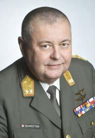 Operativni zapovjednik EUFOR-a general Adrian Bradshaw povjerio je zapovjedništvo nad Euforom general-bojniku Friedrich Schrötteru.