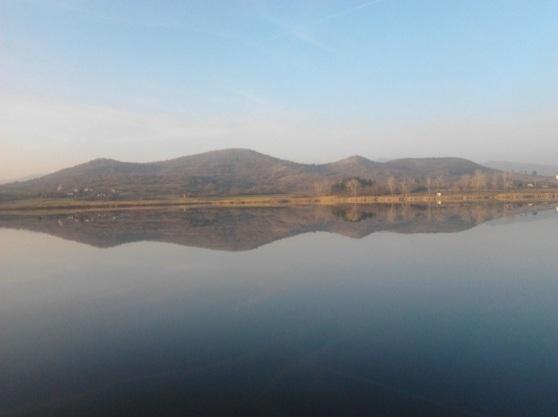 Због велике надморске висине вода језера се сваке године замрзне, па дебиљина леда може бити и до 40 cm.